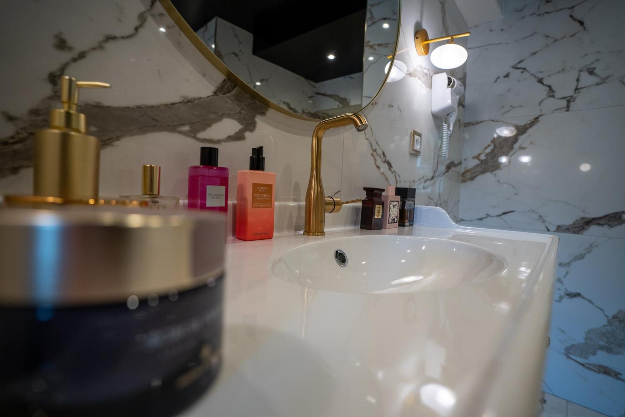 Appartement D'Exception Avec Jacuzzi Villefranche-sur-Saône Dış mekan fotoğraf
